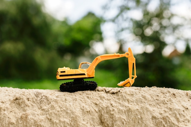 砂の掘削機のおもちゃの掘削機