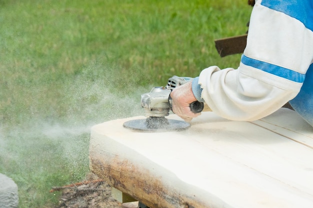 Sanding wood with an angle grinder