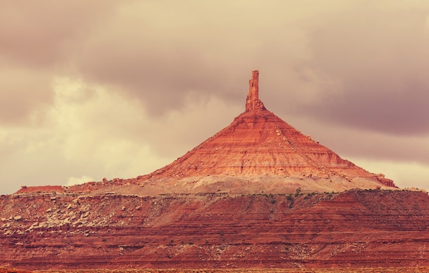 米国ユタ州の砂岩層。美しい珍しい風景。