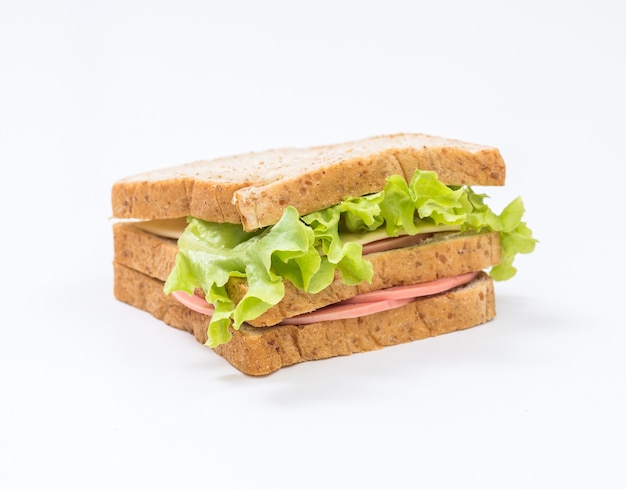 Sandwich geïsoleerd op een witte achtergrond