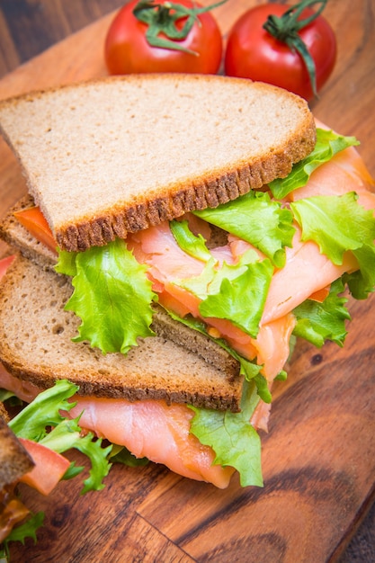 Sandwich met gerookte zalm