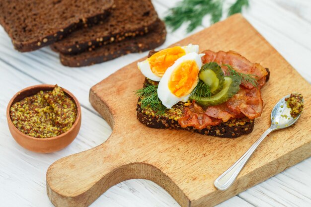 Sandwich di pane di segale