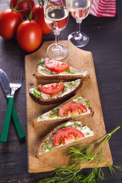 Sandwich with tomatoes