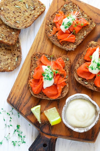 sandwiches met gerookte zalm