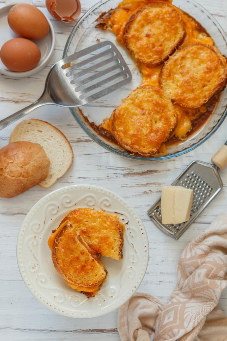 Photo sandwiches with cheese and bacon baked in an omelet