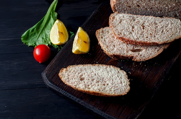 Sandwiches with cheese and tomatoes on rye bread