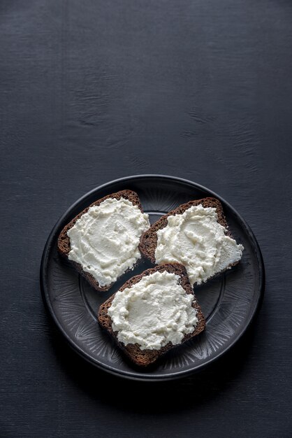 Sandwiches with cream cheese