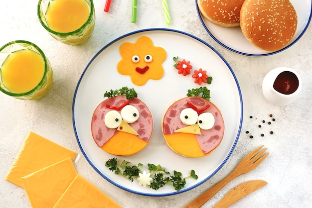 Photo sandwiches with ham and cheese