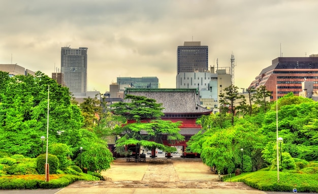 Sangedatsu-poort van de Zojoji-tempel in Tokio Japan