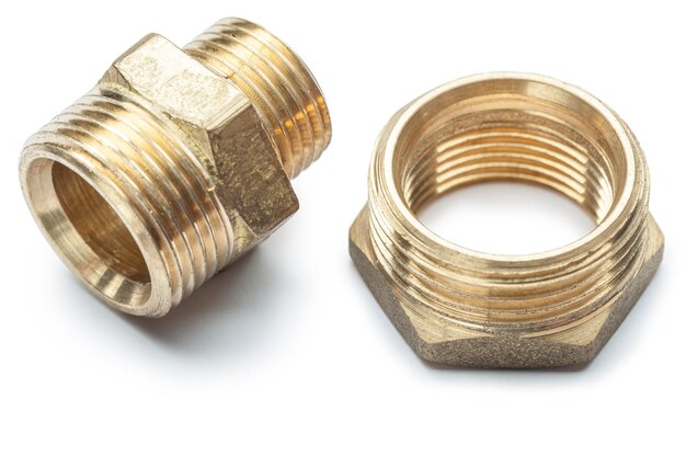 Sanitair gereedschap messing pijp connector geïsoleerd