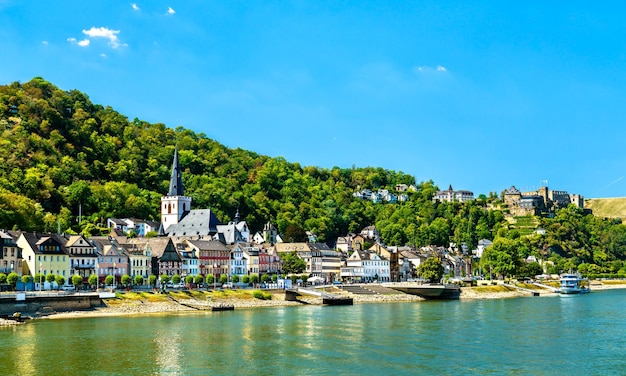 Sankt goar met kasteel rheinfels aan de rijn unesco werelderfgoed in duitsland