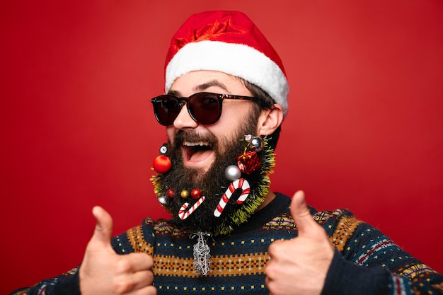 Foto babbo natale orizzontale felice anno nuovo sposare natale decorato barba