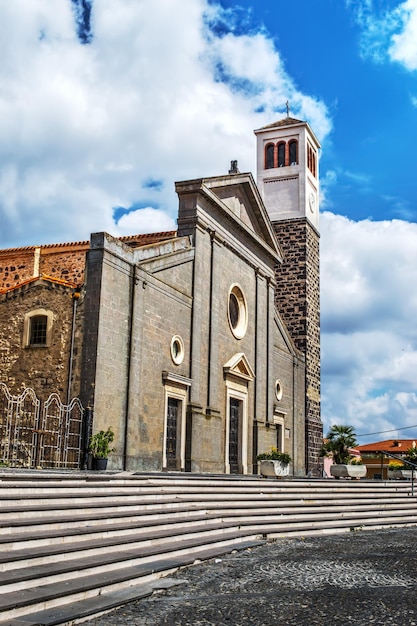 Santa maria-kerk in cabras italië