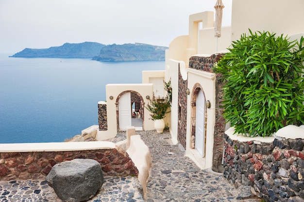 Isola di santorini, grecia. bellissimo paesaggio con vista sul mare