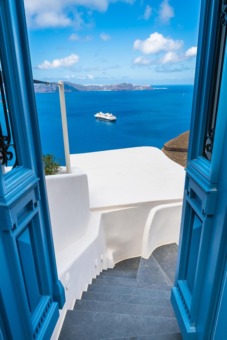 Photo サントリニ島 ギリシャ 晴れた日に美しい海の景色
