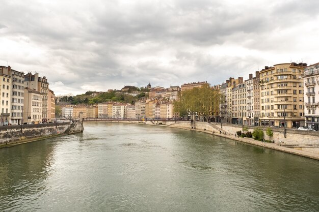 Saone River in Lyon in het voorjaar, Frankrijk.