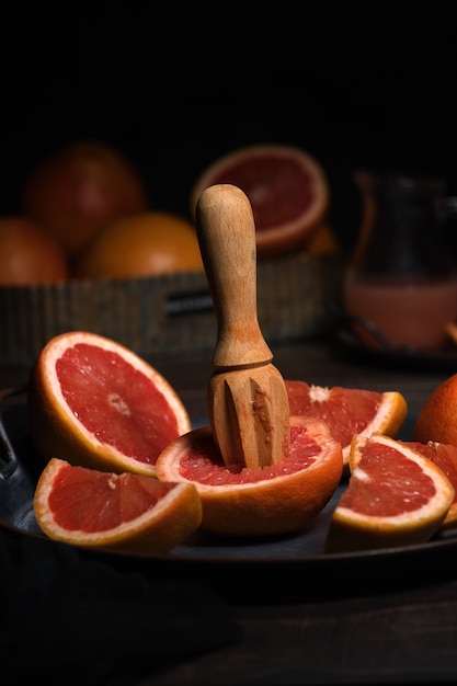 Sap uit grapefruit persen