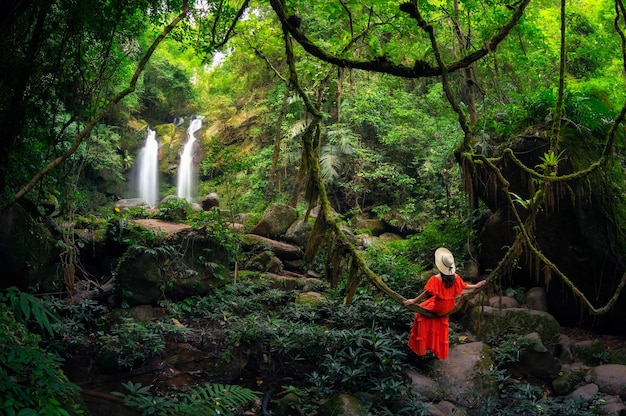 Photo sapan waterfall khun nan national park boklua nan thailand