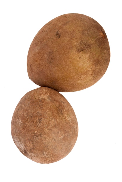 Sapodilla pruim met gesneden isolatie op wit