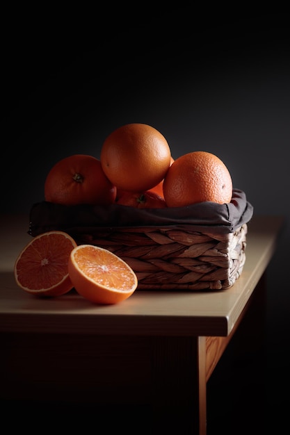 Sappige Sinaasappels in een mand