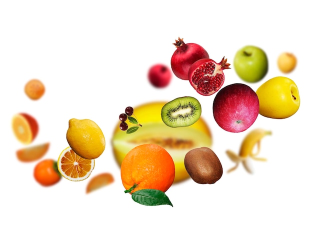 Sappige smakelijke verse kiwi sinaasappel banaan persimmon citroen granaatappel zweven op een witte achtergrond gezonde voeding verse groenten en fruit