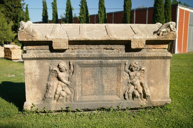 Sarcofaag in de oude stad Aphrodisias in Aydin Turkiye