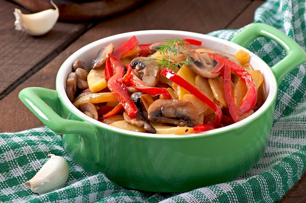 Sauteed mushrooms with pumpkin and sweet pepper