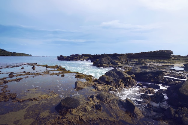 Foto sawarna rocky beach