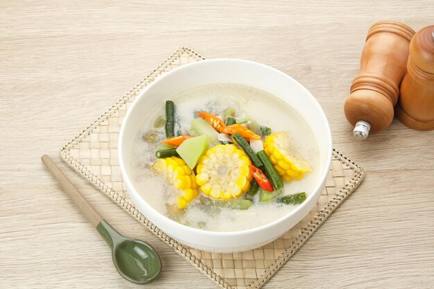 Sayur Lodeh Indonesisch traditioneel eten Gemaakt van mais chayote kousenband aubergine kool