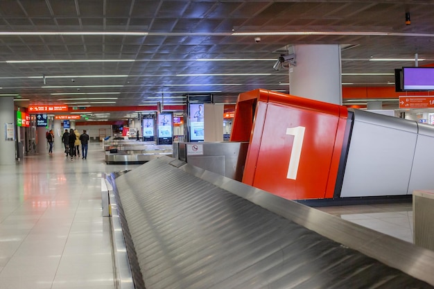 Scanner voor bagage-inspectie Lege tape om handbagage te verplaatsen bij het scannen bij de douane op de luchthaven