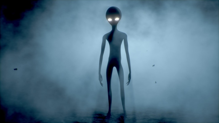 Photo 무서운 회색 외계인이 걷고 어두운 연기가 자욱한 배경에서 깜박입니다. ufo 미래 개념입니다. 3d 렌더링.