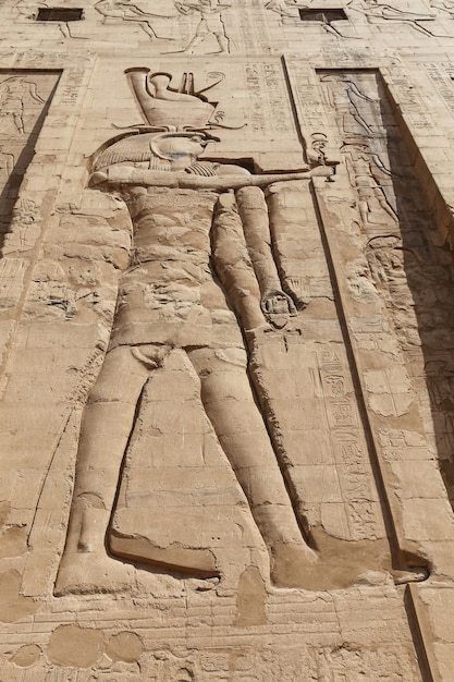 Scène uit de Edfu-tempel in Edfu, Egypte