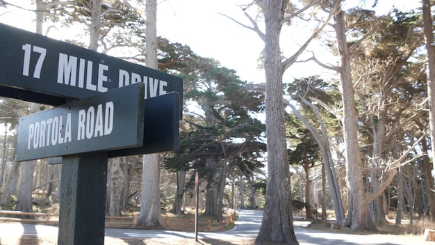 Scenic mijl rijden houten verkeersbord californië kust toeristische road trip