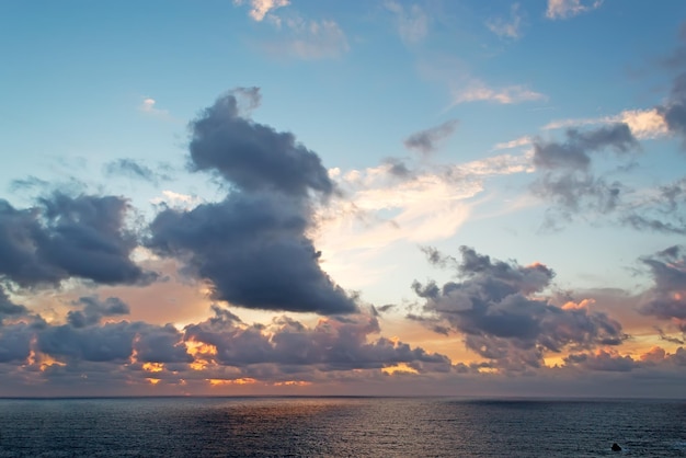 カッチャ岬サルデーニャの風光明媚な夕日