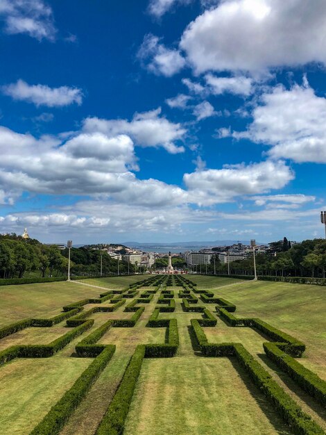 Foto vista panoramica di un campo agricolo contro il cielo