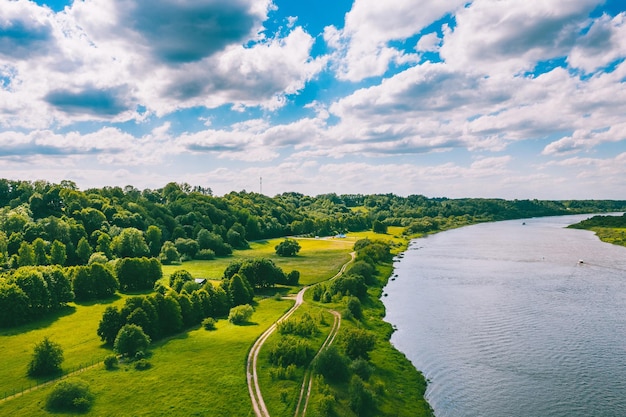 Foto vista panoramica di un campo agricolo contro il cielo