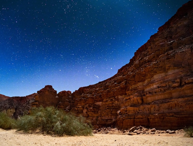 Foto scena panoramica di un paesaggio arido contro il cielo