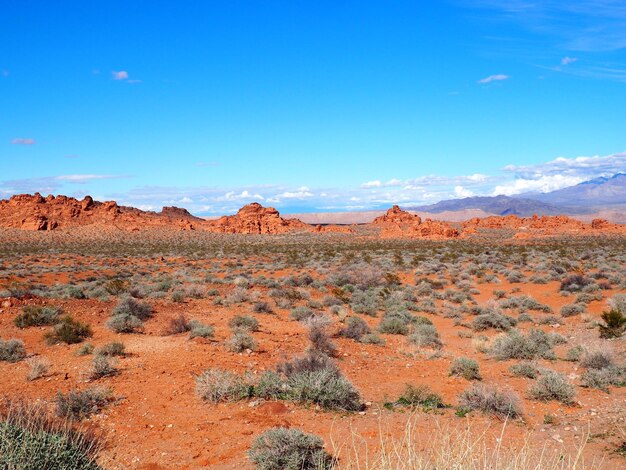 Foto scena panoramica di un paesaggio arido contro il cielo