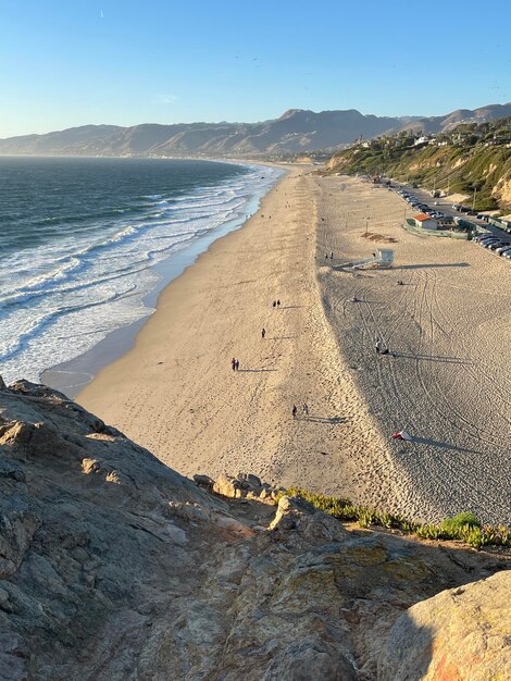 Foto vista panoramica della spiaggia contro un cielo limpido