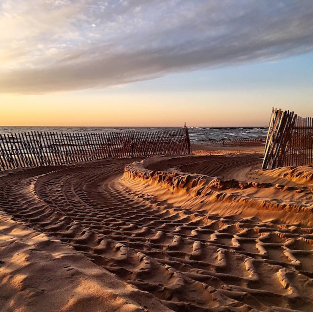 Foto vista panoramica della spiaggia contro il cielo durante il tramonto