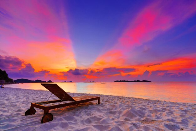 Foto vista panoramica della spiaggia contro il cielo durante il tramonto