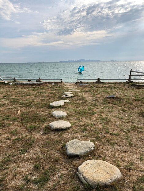 Foto vista panoramica della spiaggia contro il cielo