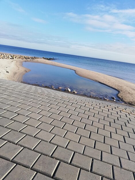 Foto vista panoramica della spiaggia contro il cielo