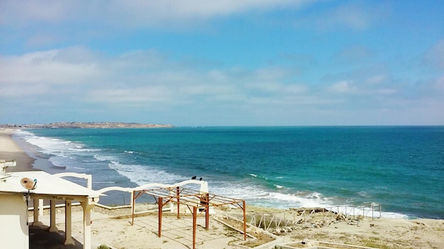 Foto vista panoramica della spiaggia contro il cielo