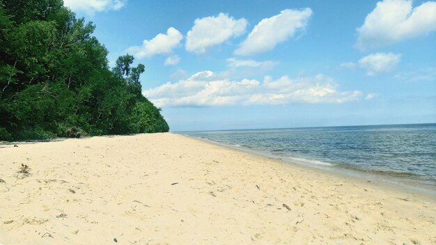 Foto vista panoramica della spiaggia contro il cielo