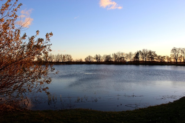 Photo scenic view of calm lake against sky