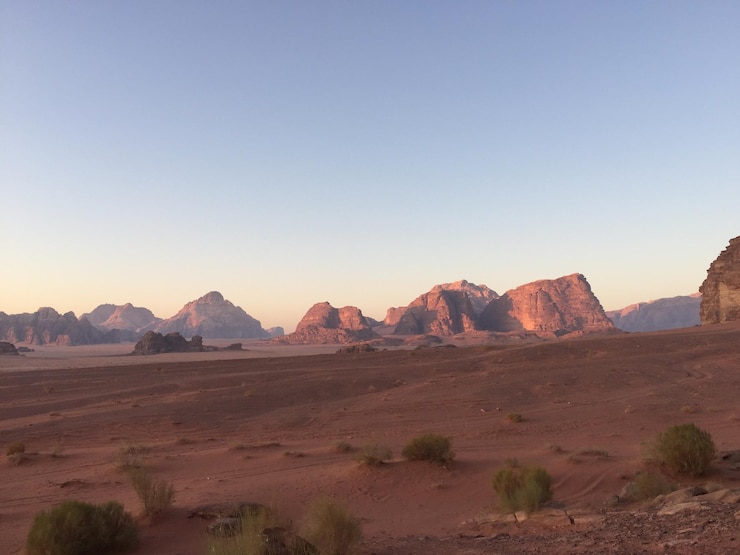Photo scenic view of desert against clear sky