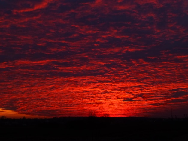 Foto la vista panoramica del cielo durante il tramonto