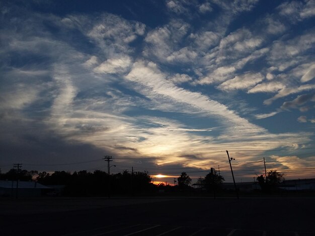 Photo scenic view of dramatic sky during sunset