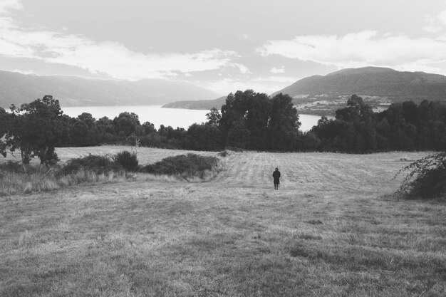 Foto vista panoramica del campo contro il cielo